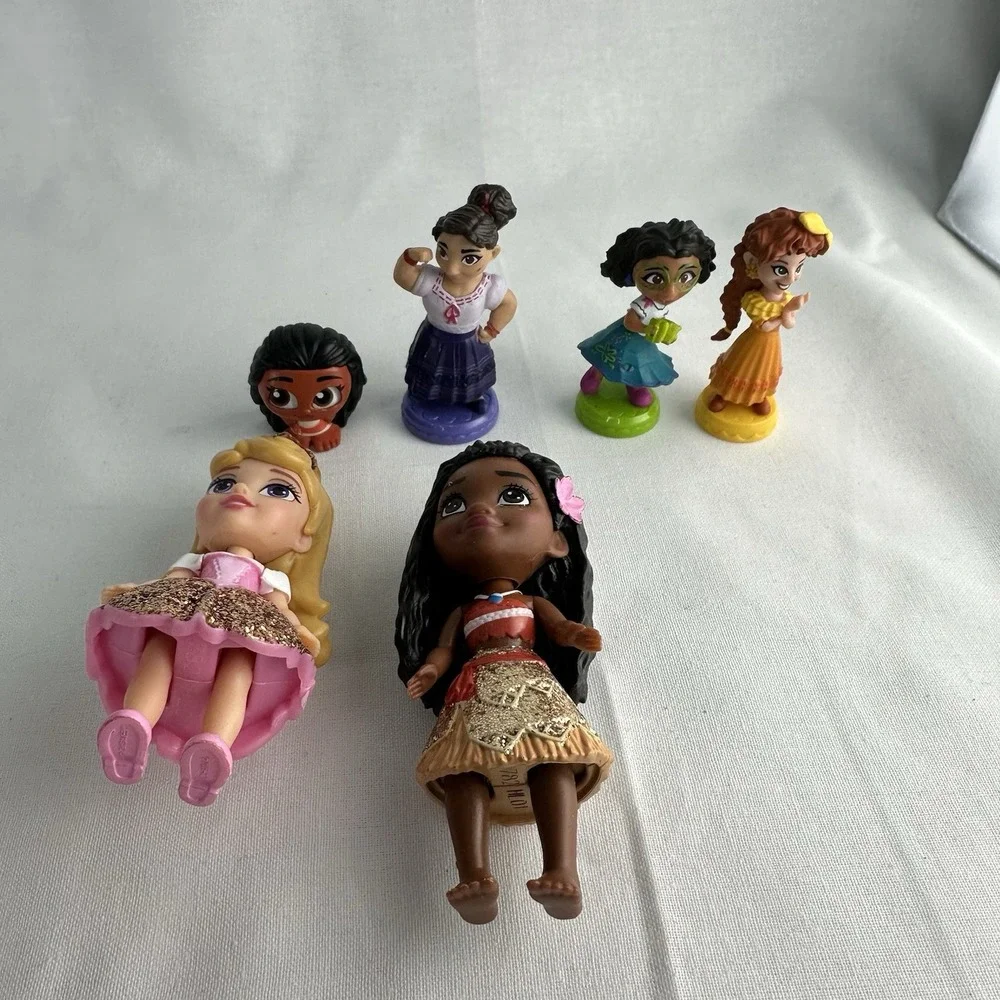 Disney Princess Mini Dolls & Figurines Lot Moana Aurora Encanto Mixed